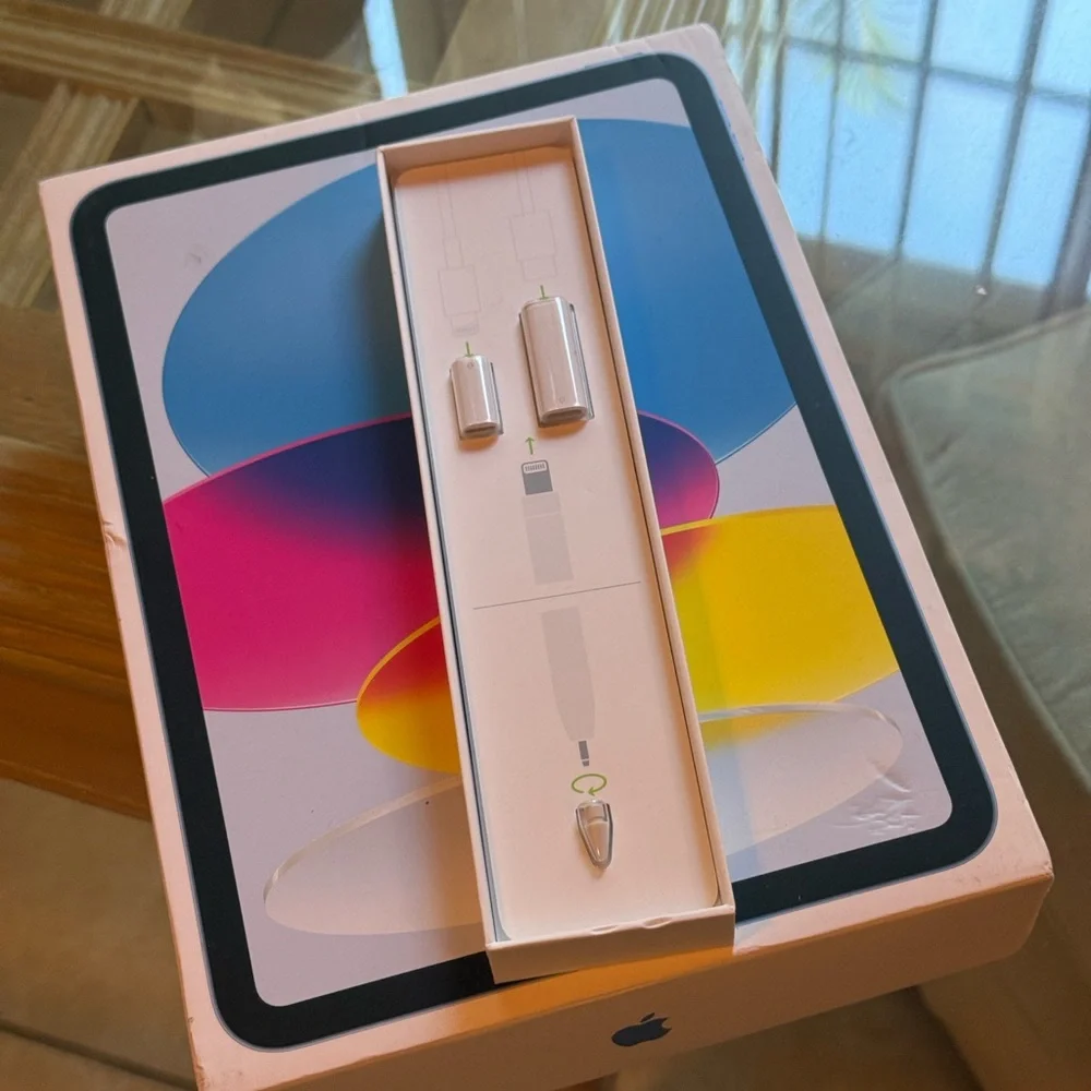 Apple iPad 10th Gen- Blue PLUS APPLE PENCIL